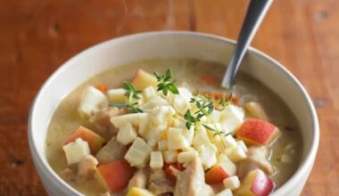 Cozy Up with White Cheddar Apple Chicken Chili Delight