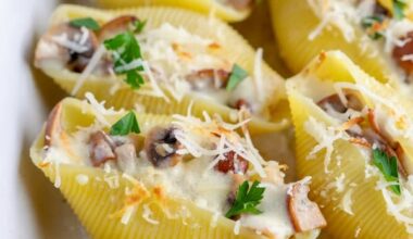 Creamy Garlic Mushroom Stuffed Shells
