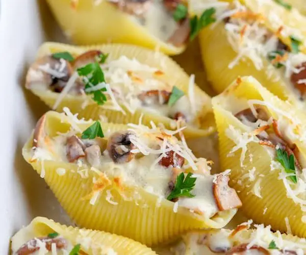 Creamy Garlic Mushroom Stuffed Shells